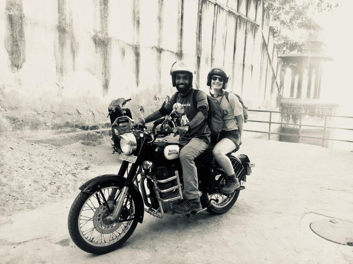Gypsy Child Lake Hostel Udaipur Bagian luar foto