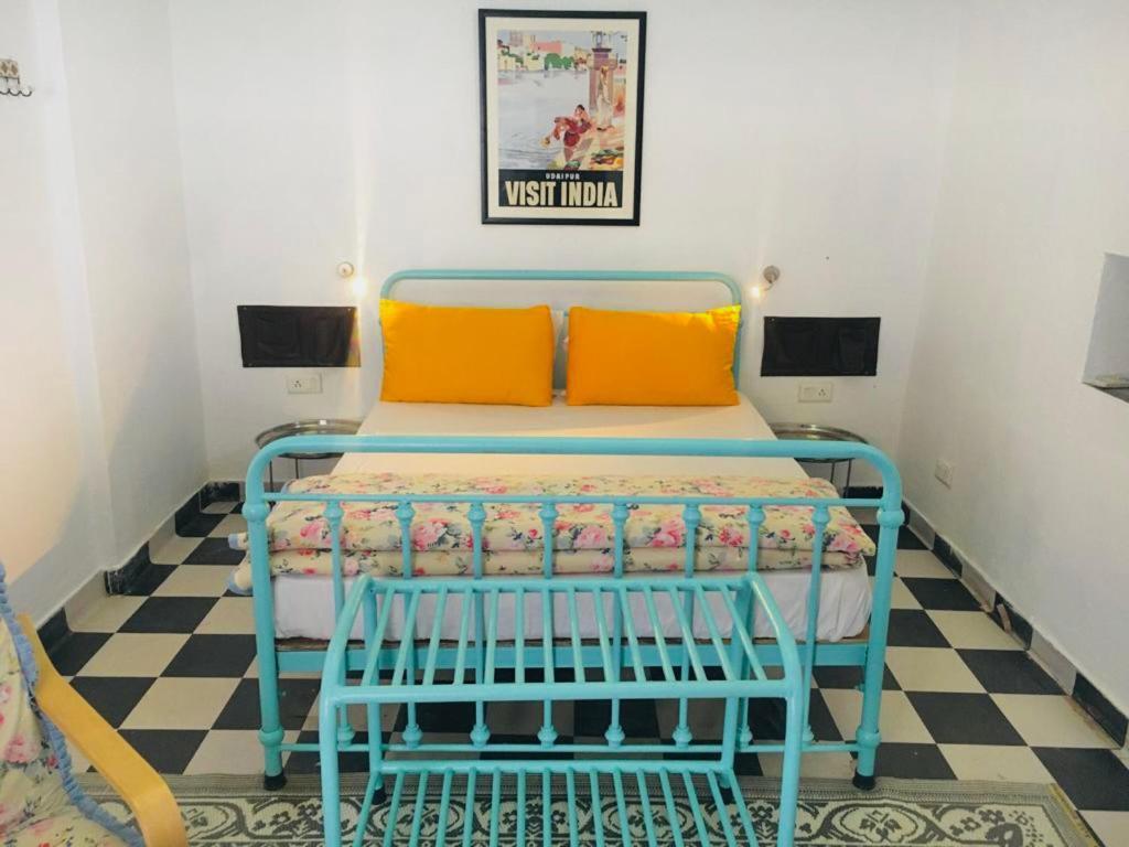 Gypsy Child Lake Hostel Udaipur Bagian luar foto
