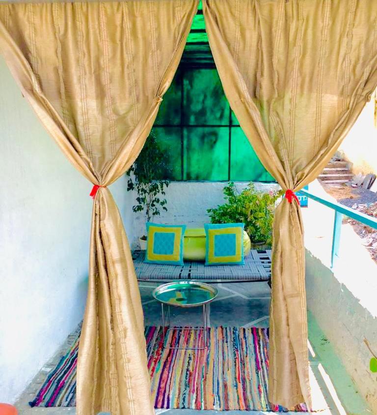 Gypsy Child Lake Hostel Udaipur Bagian luar foto