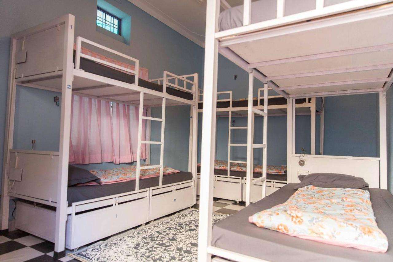 Gypsy Child Lake Hostel Udaipur Bagian luar foto