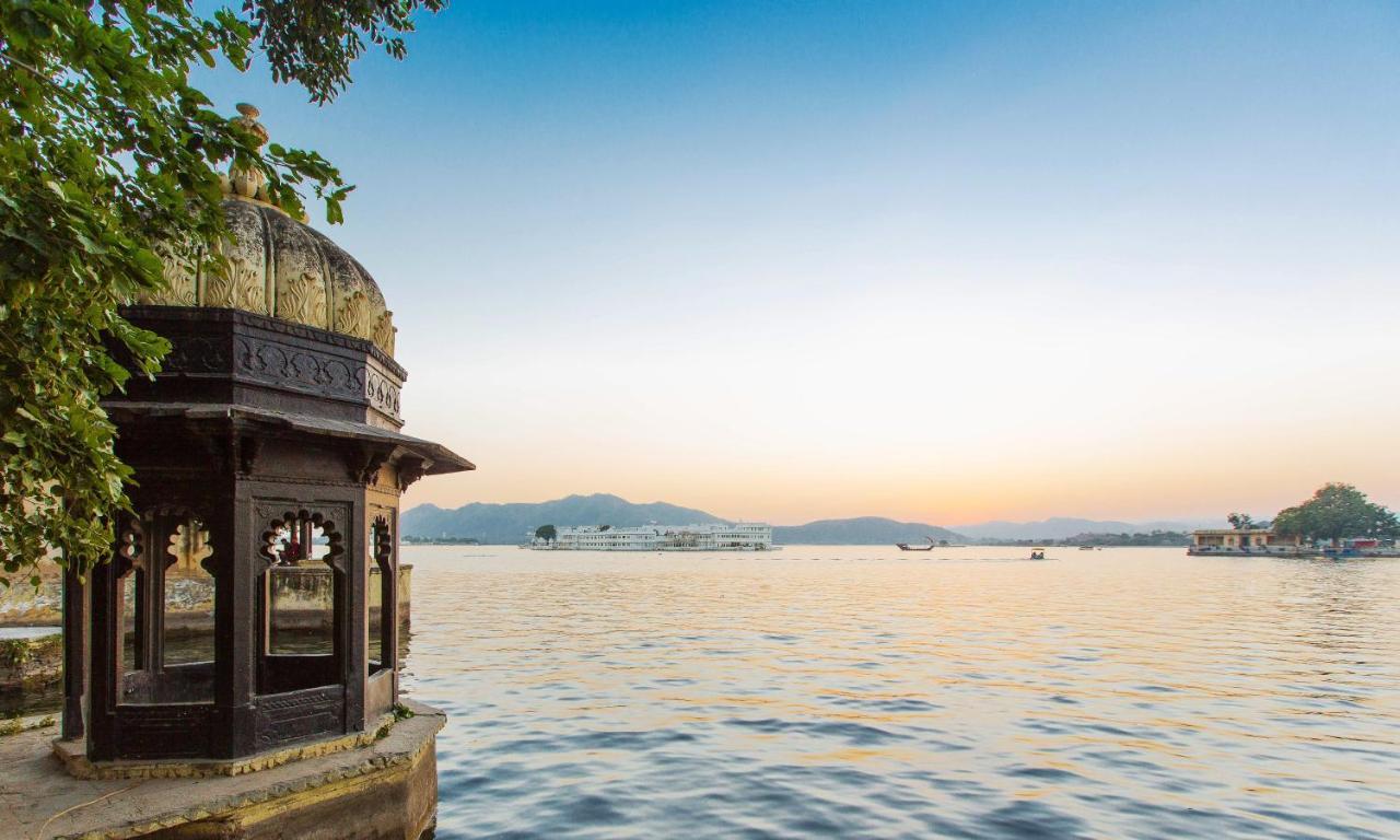 Gypsy Child Lake Hostel Udaipur Bagian luar foto