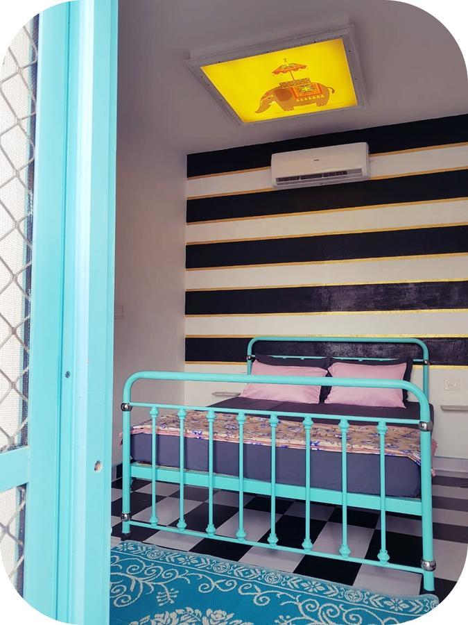 Gypsy Child Lake Hostel Udaipur Bagian luar foto