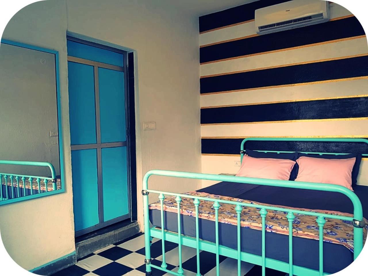 Gypsy Child Lake Hostel Udaipur Bagian luar foto