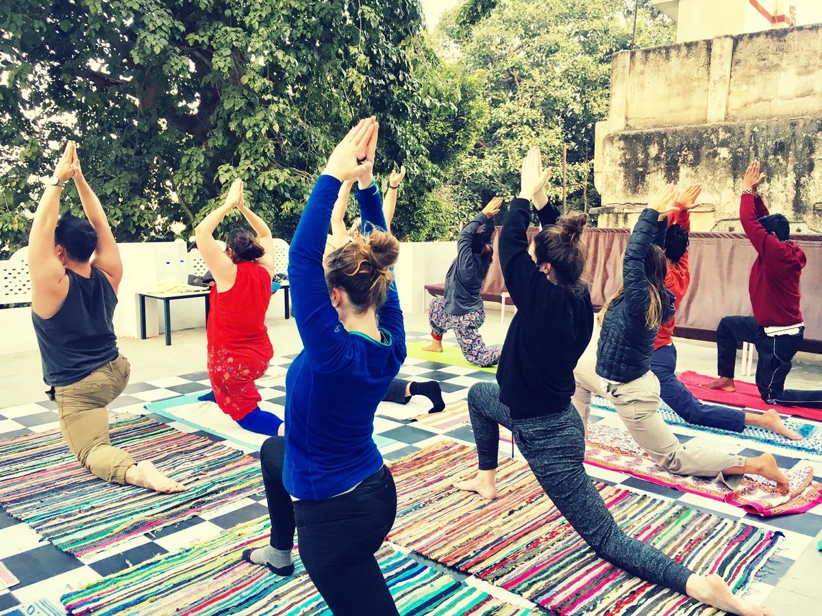 Gypsy Child Lake Hostel Udaipur Bagian luar foto