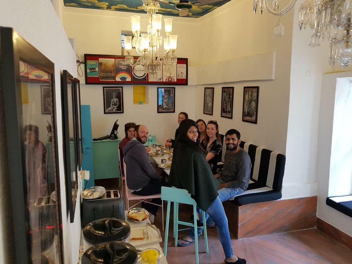 Gypsy Child Lake Hostel Udaipur Bagian luar foto
