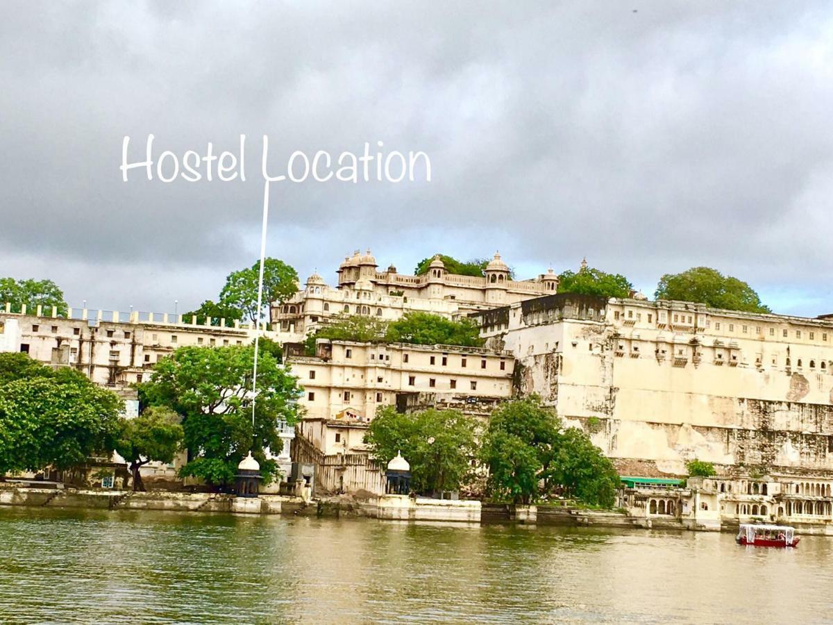Gypsy Child Lake Hostel Udaipur Bagian luar foto